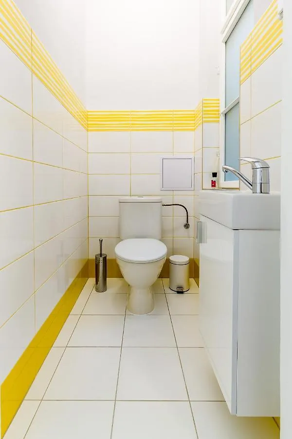 2Bds Apartment In Ujezd - P14 Prague