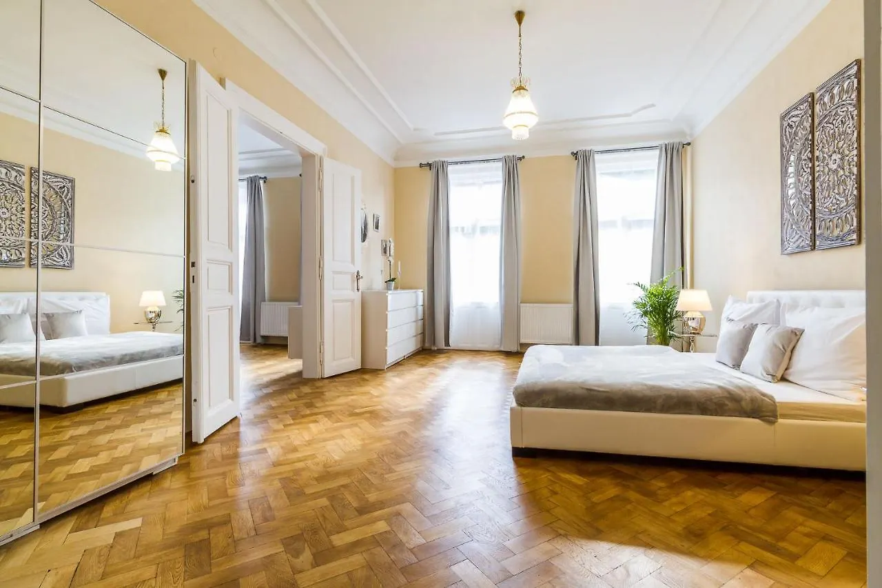 2Bds Apartment In Ujezd - P14 contacts