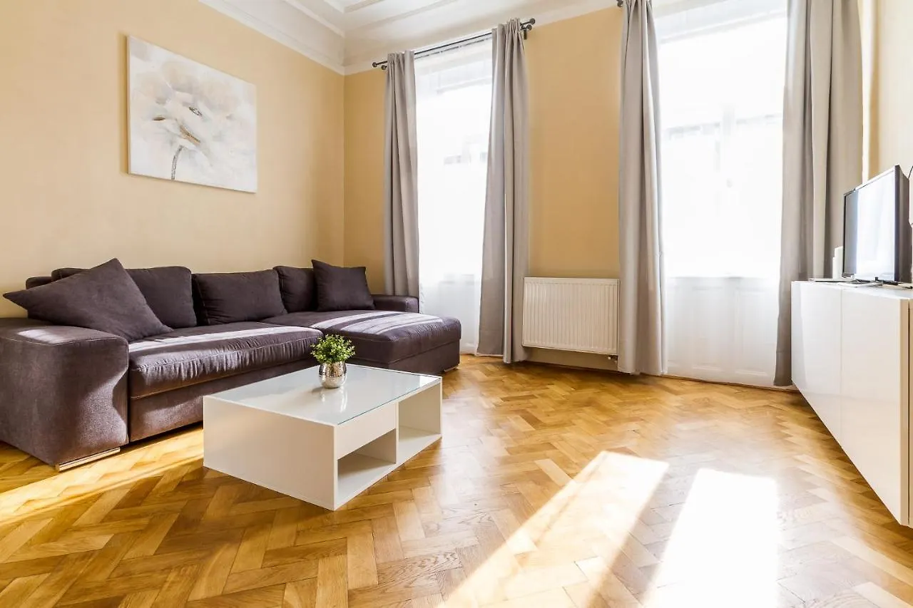 2Bds Apartment In Ujezd - P14 Prague 0*,