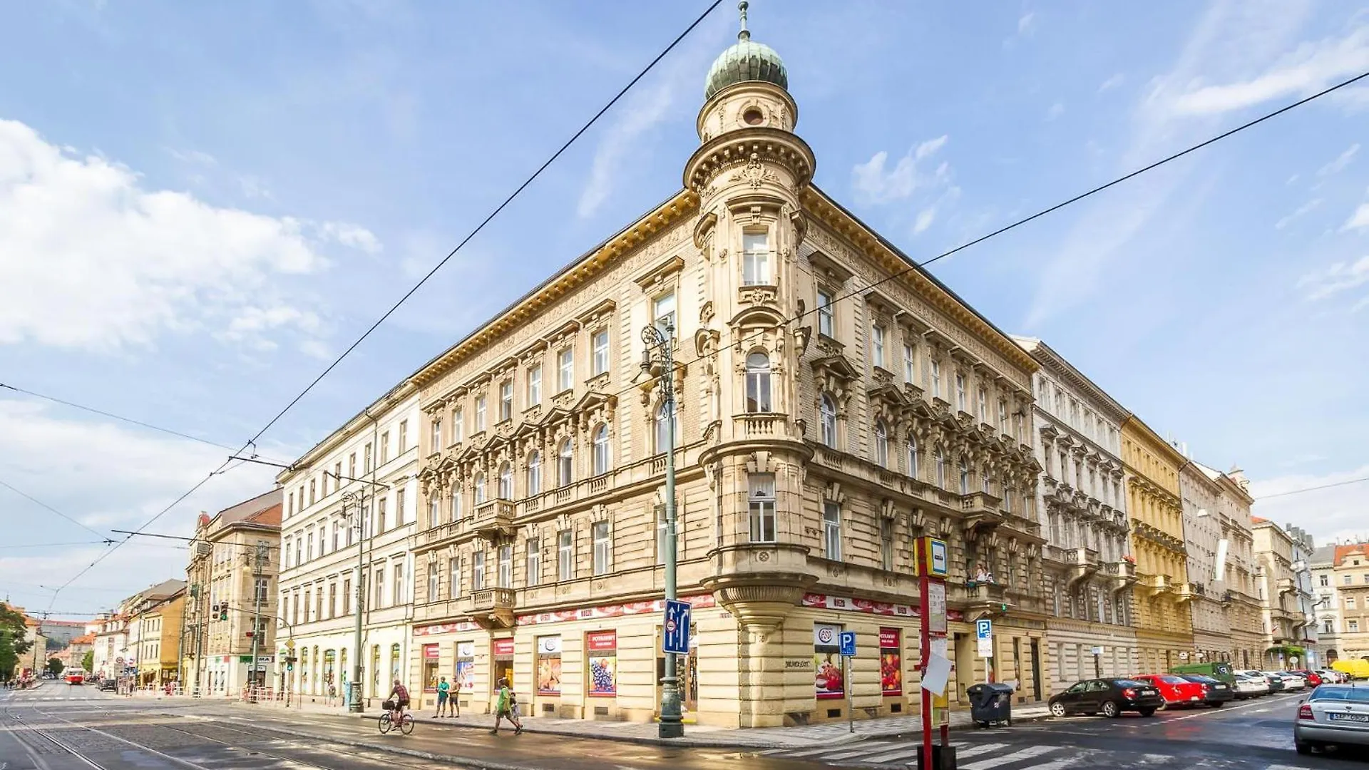 2Bds Apartment In Ujezd - P14 Prague Czech Republic